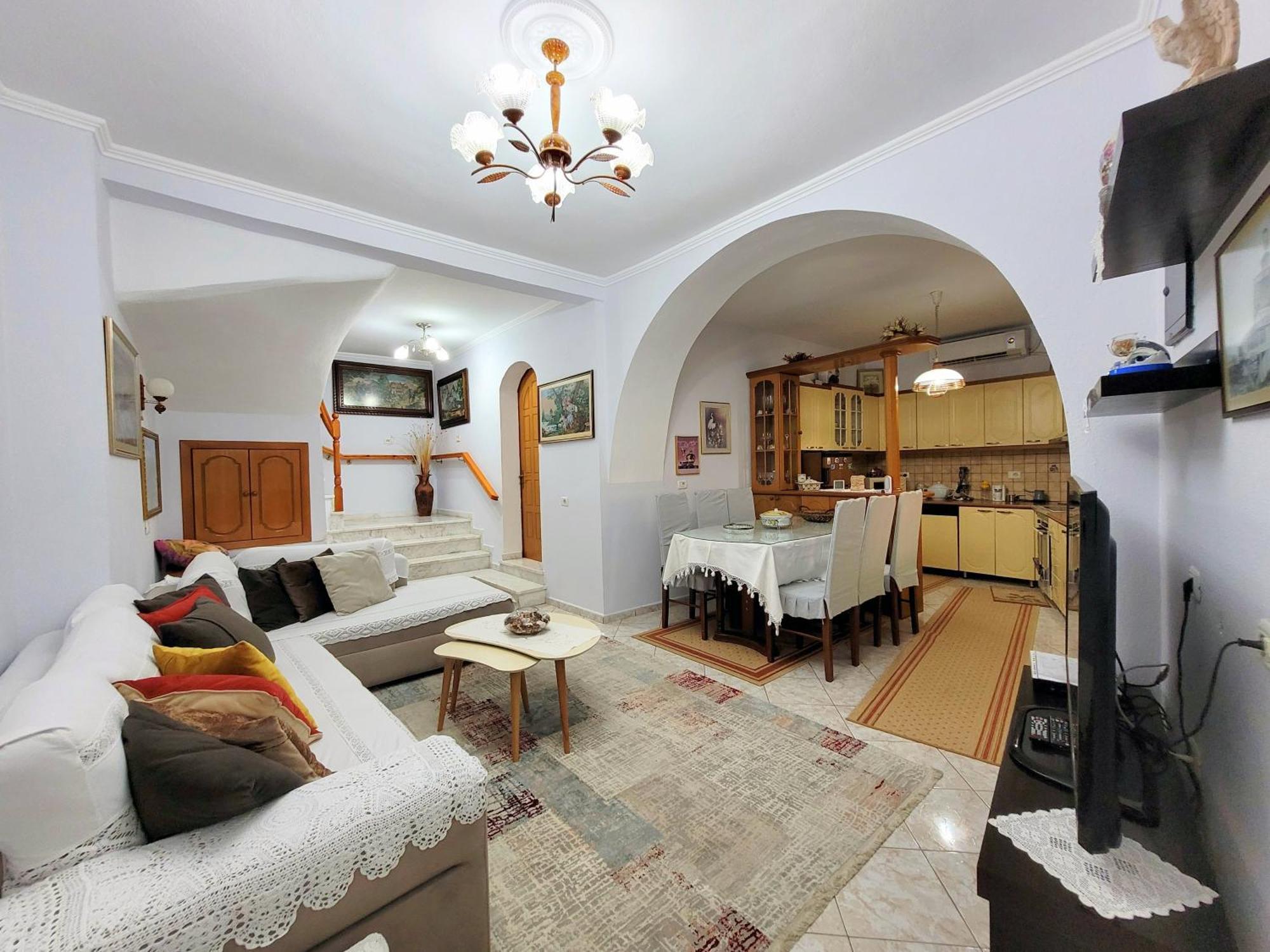 Marbi Guest House Gjirokastër المظهر الخارجي الصورة